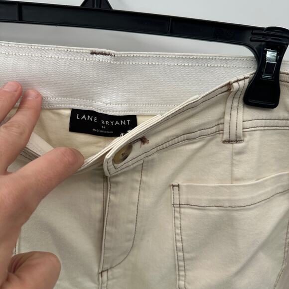 LANE BRYANT Wide Leg Crop Pants in Ivory // 14 - Picture 4 of 9